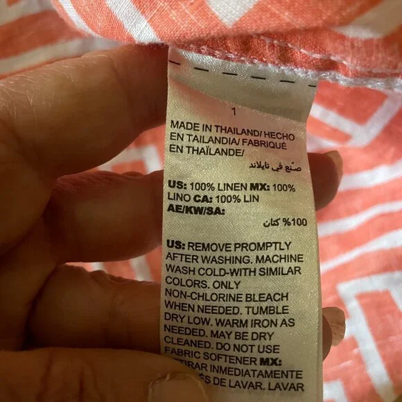 Chico's No-Iron Linen Enamel Maze Loop-Back Tunic Size 1 Medium - Picture 6 of 9